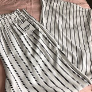 Black and white stripe summer pants